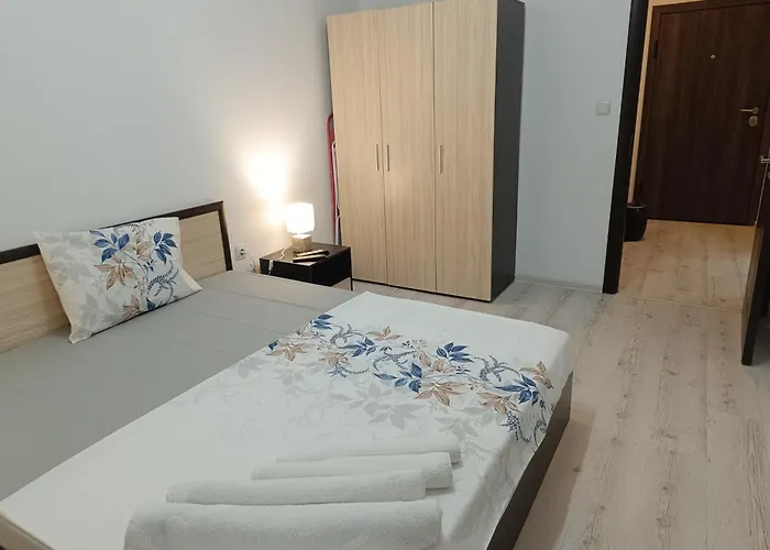 One-bedroom Apartment-14 Filip Makedonski 49b Apartman *